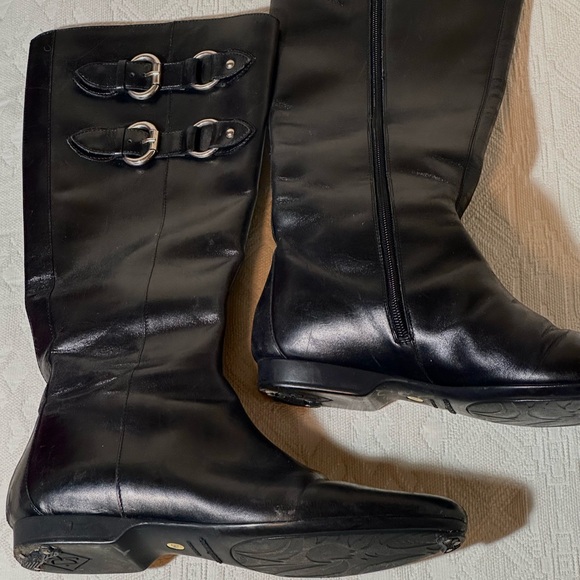 Donald Pliner Black Leather Boots with Silver Buckles and Peace Sign Size 8.5 - Picture 3 of 4